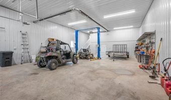 90917 240th St, Austin, MN 55912