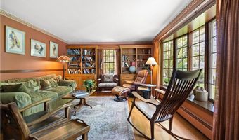 10 Bartlett Rd, Middletown, RI 02842