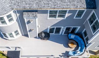 53 Stanton Ave, Narragansett, RI 02882
