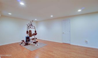 88 Vanderveer Dr, Basking Ridge, NJ 07920