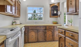 3543 HARRISON Dr, Astoria, OR 97103