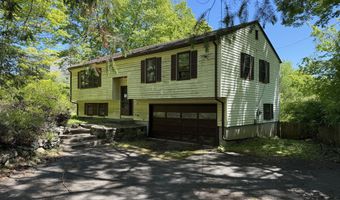 15 Bear Mountain Rd, Danbury, CT 06811