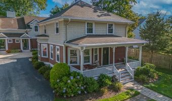 40 Vine St, East Greenwich, RI 02818