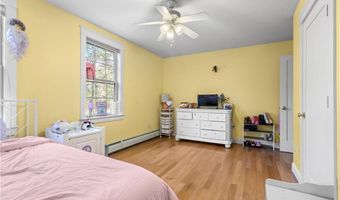 16 Karen Dr, Hopkinton, RI 02832