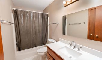 617 NW Beechwood St, Ankeny, IA 50023