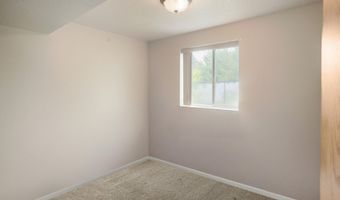 1306 S 12th St, Aberdeen, SD 57401