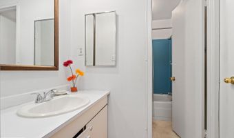 12 PENNY Ln #12, Baltimore, MD 21209