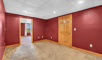40 Hillview Dr, Bangor, ME 04401