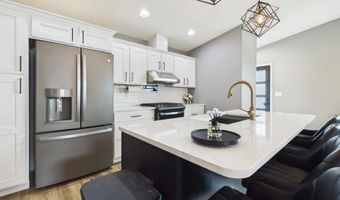 2508 Dean Ct, Brookings, SD 57006