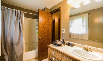 1402 Southview Ln, Albert Lea, MN 56007