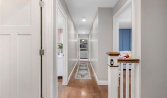 290 Station St, Coventry, RI 02816
