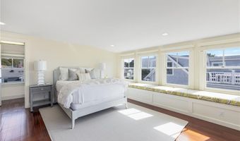 44 Tuckerman Ave, Middletown, RI 02842