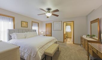 552 Meadowlark Ln, Portage, WI 53901