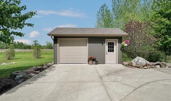 5257 Brookshire Dr, Almont, MI 48003