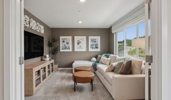 3932 McCormick Village Dr, Bremerton, WA 98312