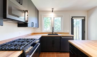 630 S PACA St, Baltimore, MD 21230