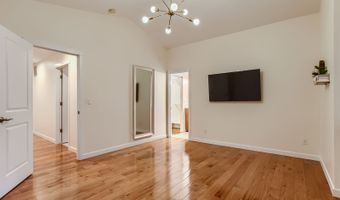 8006 SE SPORRI Ln, Milwaukie, OR 97267