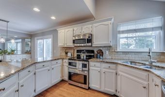 13153 Barrett Meadows Dr, Des Peres, MO 63021