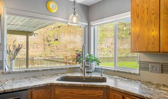 11056 Snake River Rd, Asotin, WA 99402