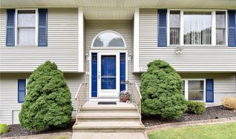 17 Middle St, North Providence, RI 02911