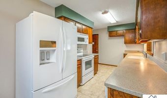 1614 Gateway Dr, Albert Lea, MN 56007