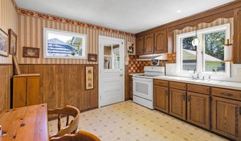 24 Toole Dr, Branford, CT 06405