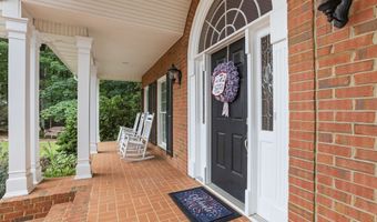 355 Smoke Rise Dr, Baldwin, GA 30511