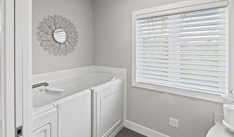 4715 Richland Woods Ct, Alton, IL 62002