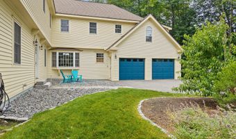 43 Darling Parke Dr, Bangor, ME 04401