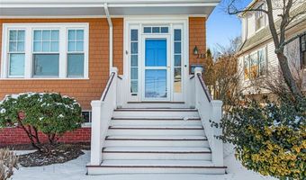 118 Ocean Ave, Cranston, RI 02905