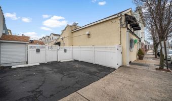31 COTTAGE St, Bayonne, NJ 07002