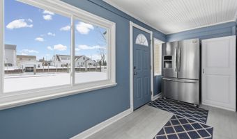 114 Interlochen Dr, Algonac, MI 48001