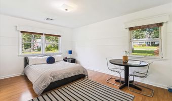 6916 PACIFIC Ln, Annandale, VA 22003