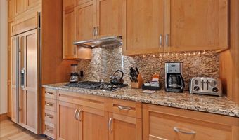 1 Bay Dr 5104, Lahaina, HI 96761