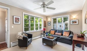 71 Primrose Hill Rd, Barrington, RI 02806