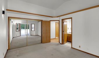 5689 D St, Springfield, OR 97478