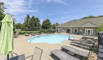 7386 Lake Lakota Pl, Indianapolis, IN 46217