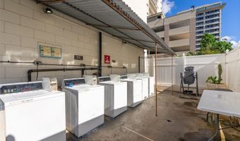 249 Kapili St 402, Honolulu, HI 96815