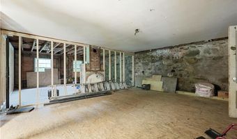 403 Commonwealth Ave, Warwick, RI 02886