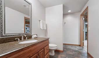 228 E THORNBROOK Ln, Appleton, WI 54913