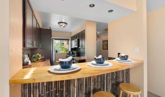 98-941 Moanalua Rd 402, Aiea, HI 96701