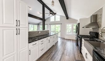 98 Fairy Dell Rd, Clinton, CT 06413