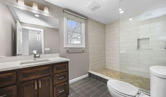 31 Hillandale Rd, Danbury, CT 06811