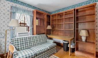 25 University Ter, Burlington, VT 05401