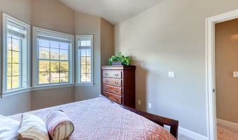 547 FRONT St, Rockaway Beach, OR 97136