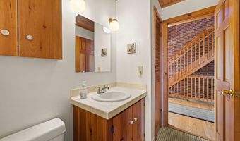 40 Indian Ladder Dr, Altamont, NY 12009