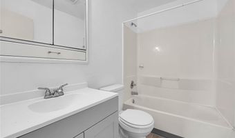 1217 E Cherry St, Altus, OK 73521