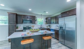 1063 Rolling Meadows Ct, Bartlesville, OK 74006