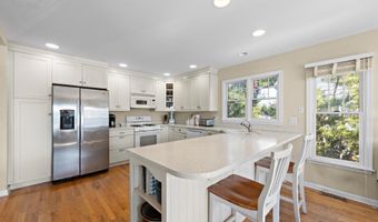 329 ESSEX Ave, Beach Haven, NJ 08008