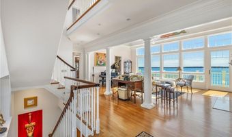 737 Boston Neck Rd, Narragansett, RI 02882